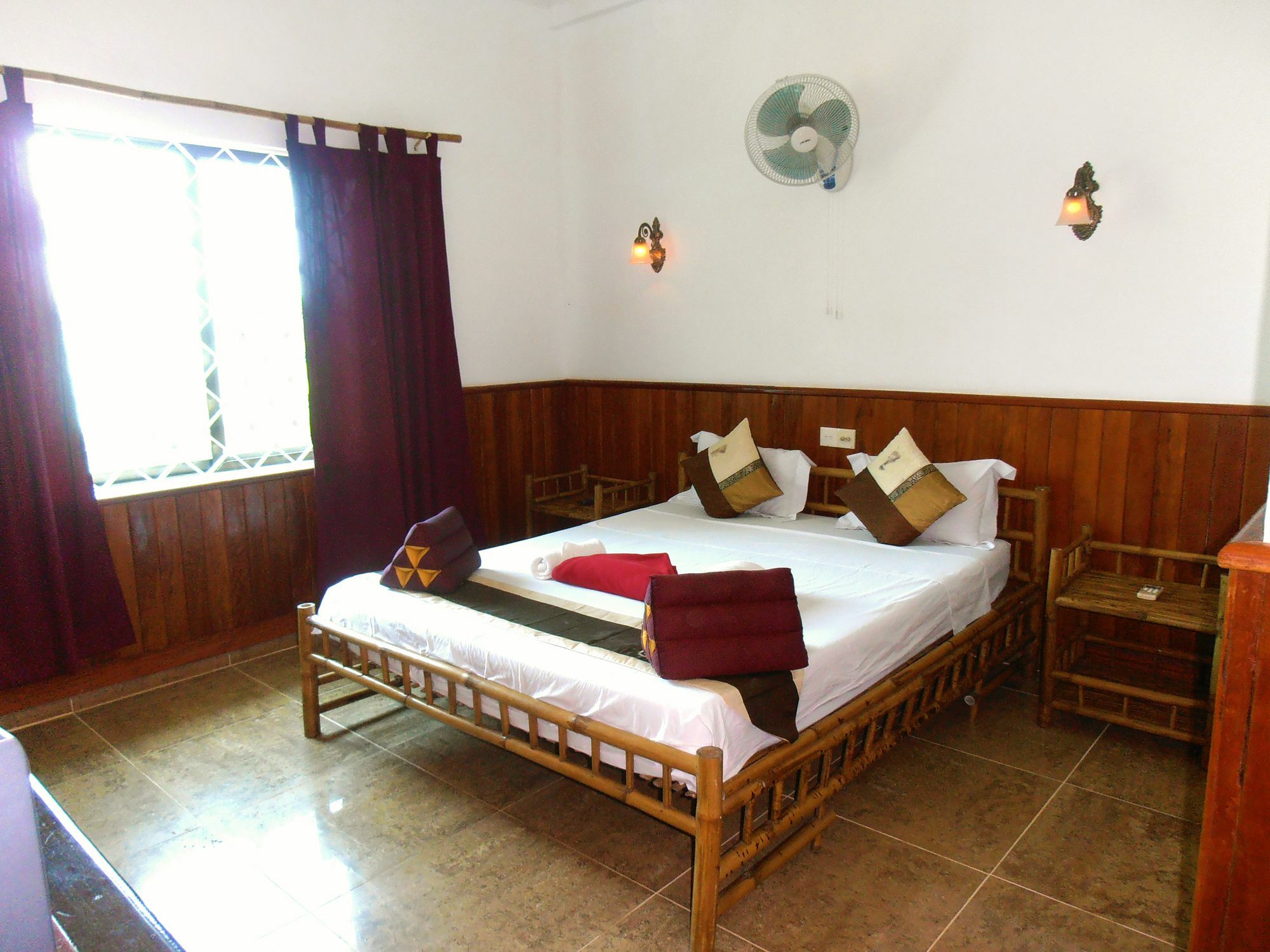 Firefly Guesthouse - The Berlin Angkor Siem Reap Eksteriør bilde